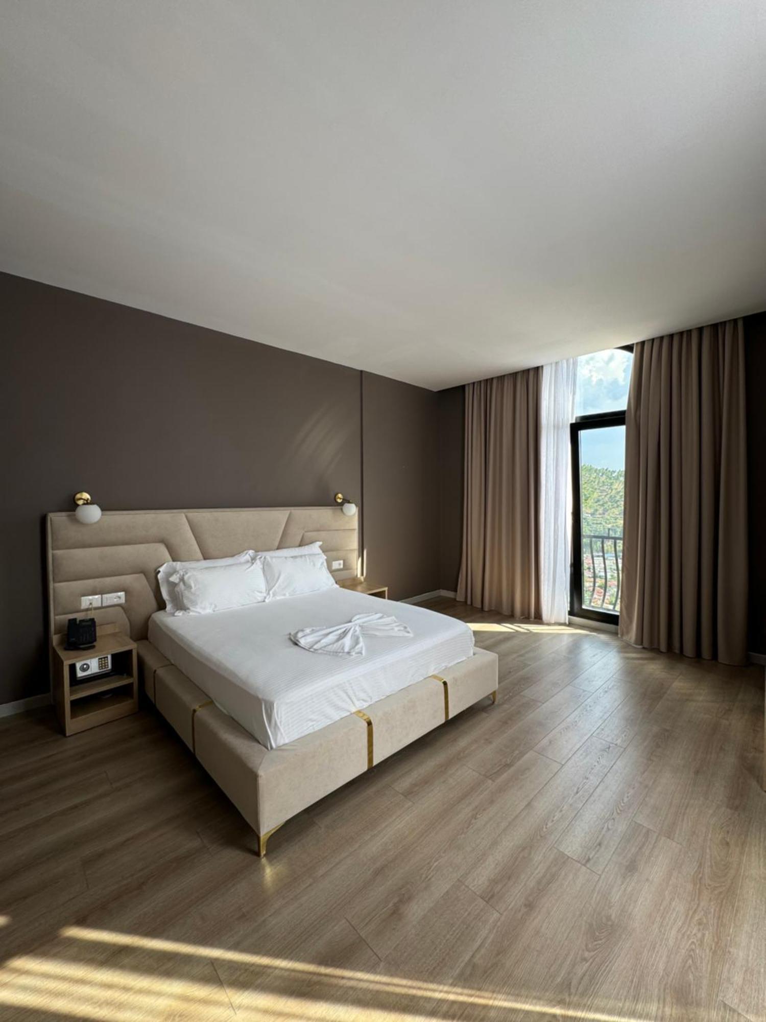 Hotel Panorama & Spa 爱尔巴桑 外观 照片