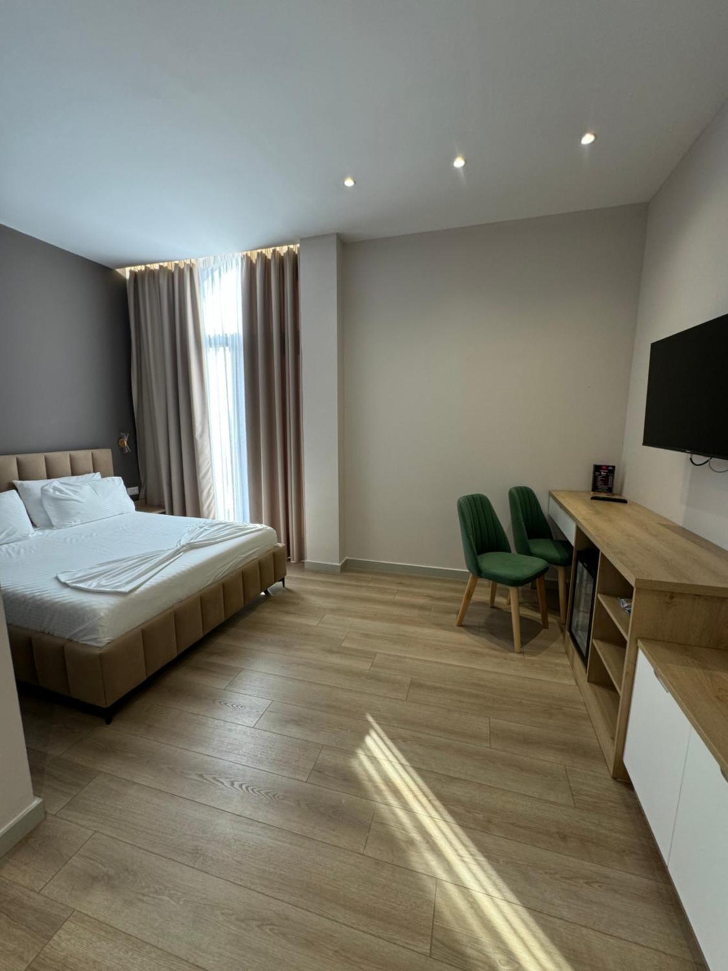 Hotel Panorama & Spa 爱尔巴桑 外观 照片