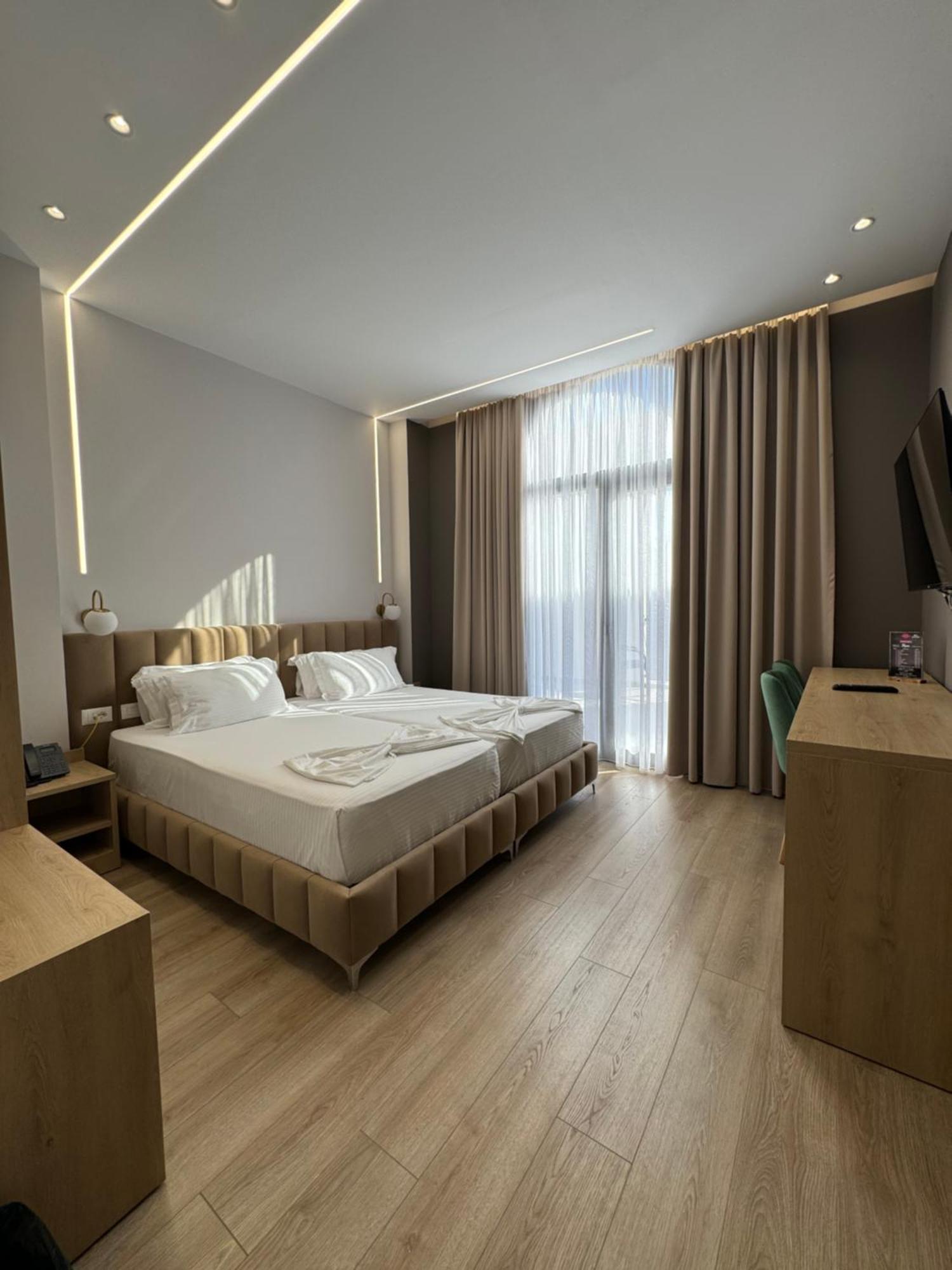 Hotel Panorama & Spa 爱尔巴桑 外观 照片