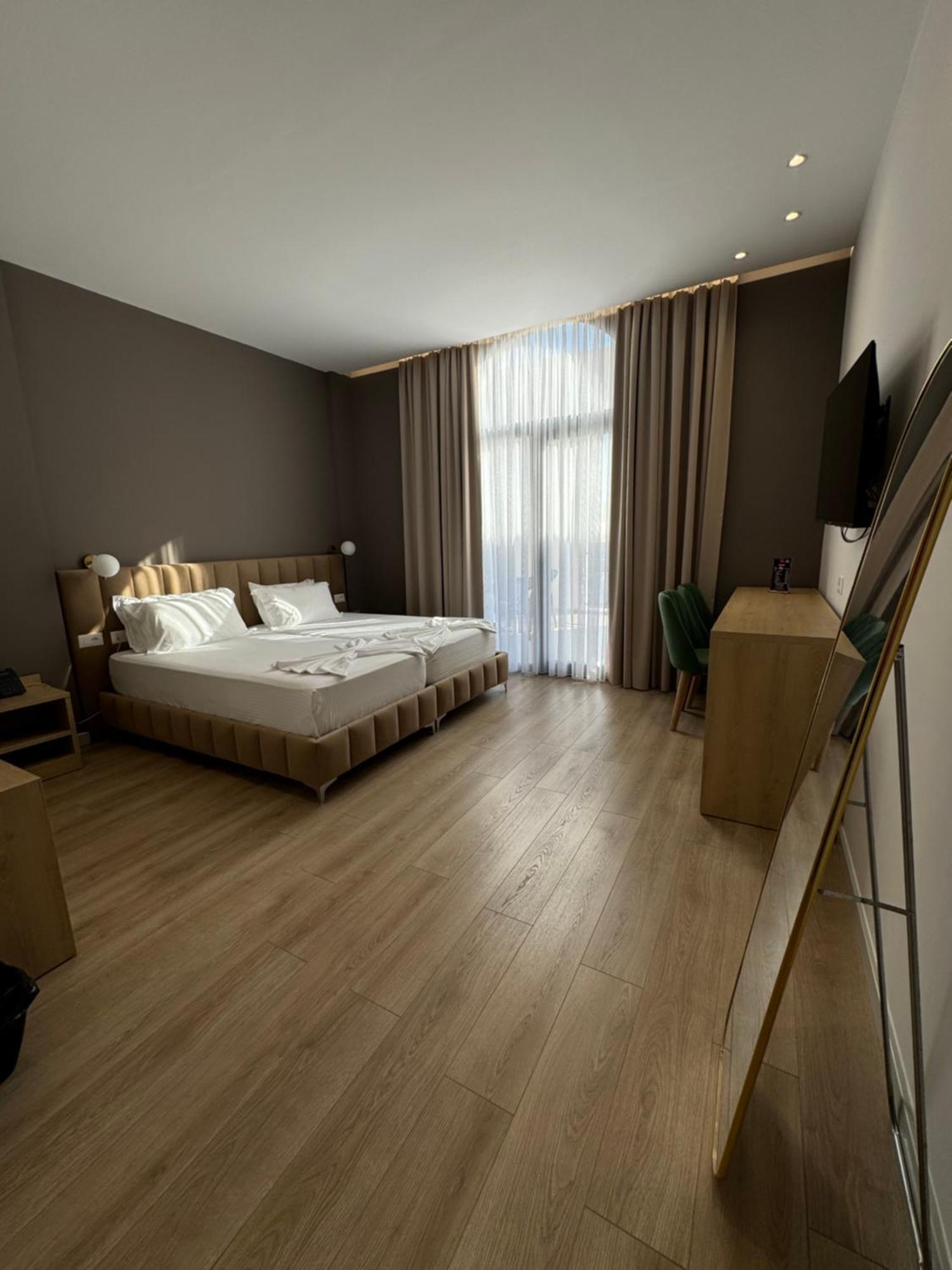 Hotel Panorama & Spa 爱尔巴桑 外观 照片