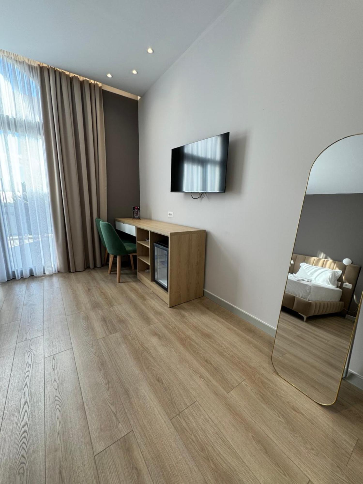 Hotel Panorama & Spa 爱尔巴桑 外观 照片