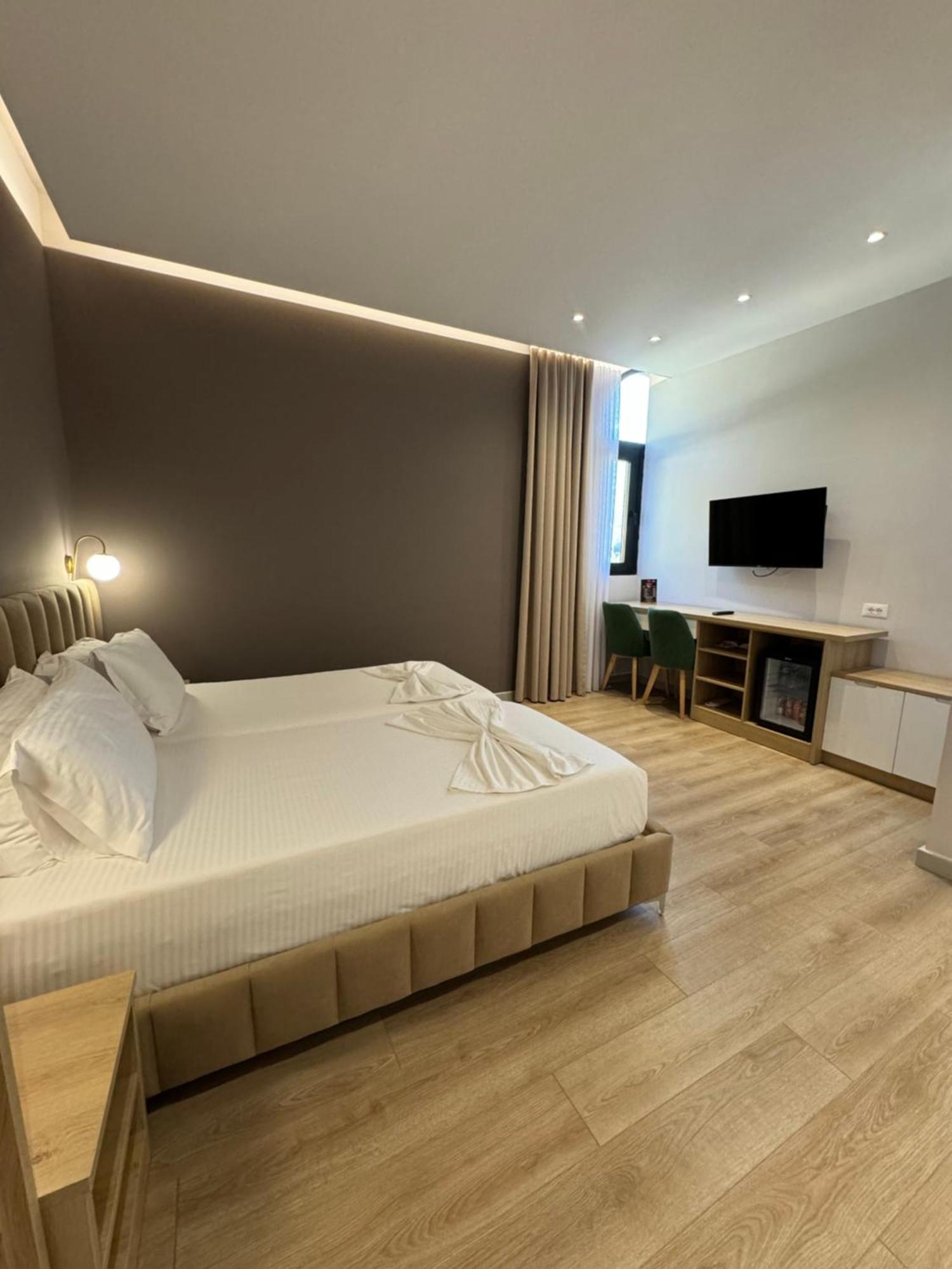 Hotel Panorama & Spa 爱尔巴桑 外观 照片