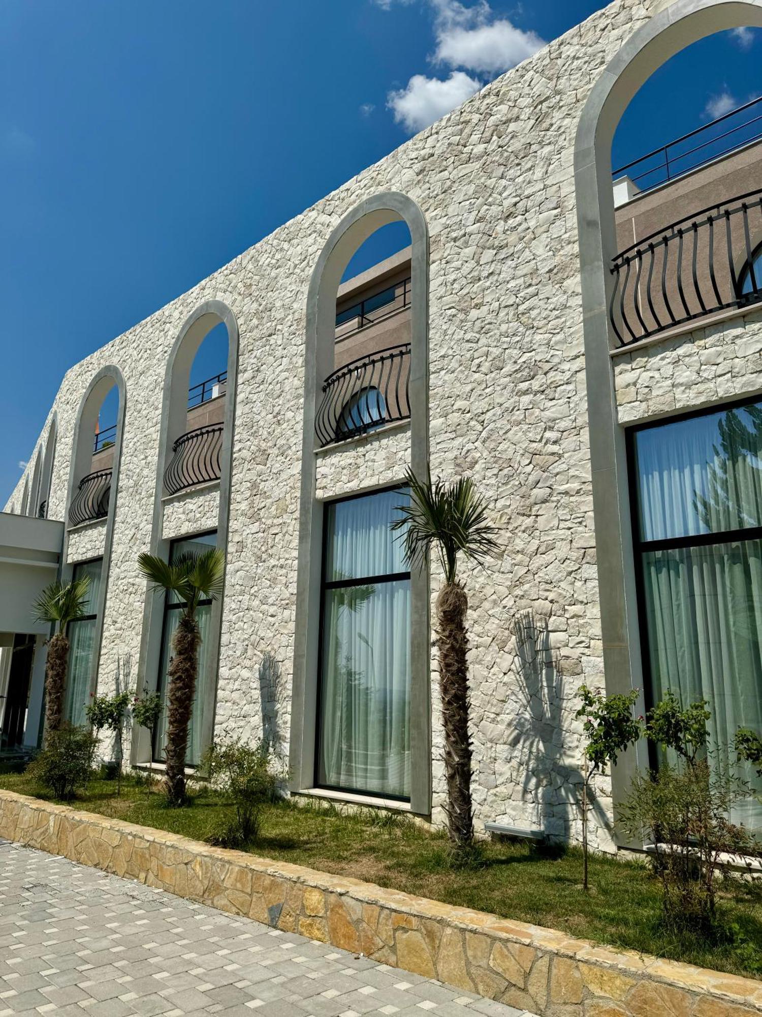 Hotel Panorama & Spa 爱尔巴桑 外观 照片