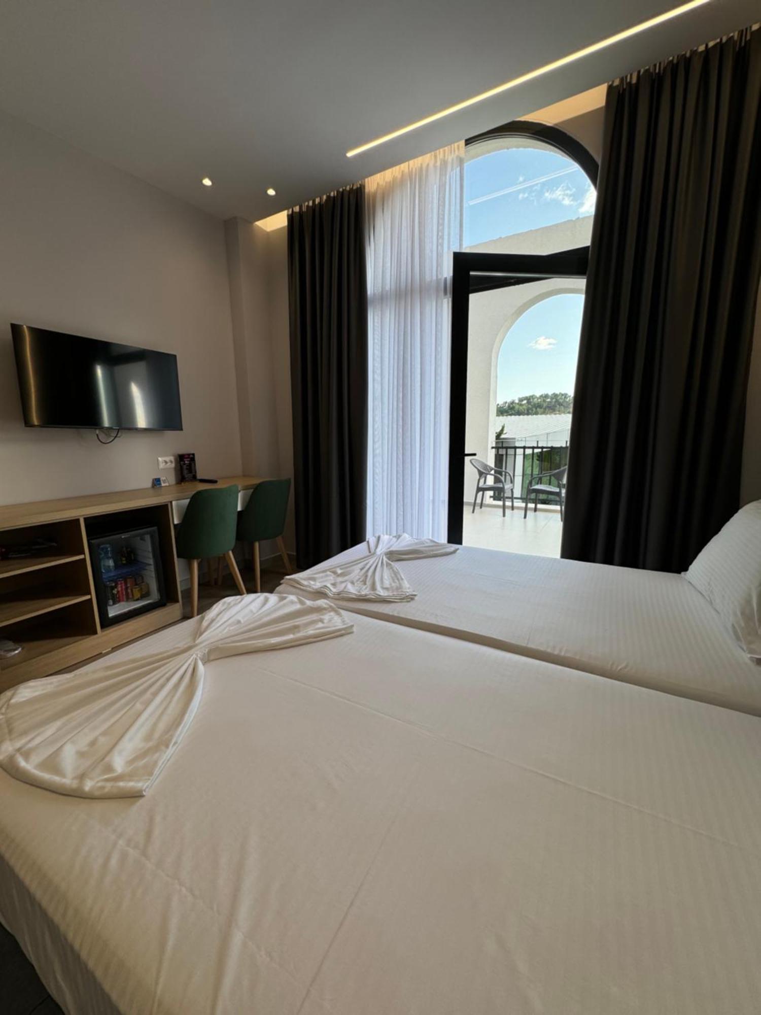Hotel Panorama & Spa 爱尔巴桑 外观 照片