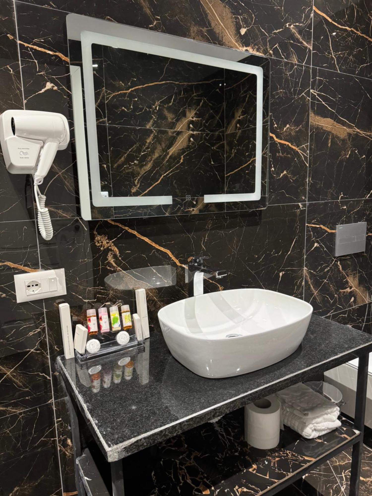 Hotel Panorama & Spa 爱尔巴桑 外观 照片