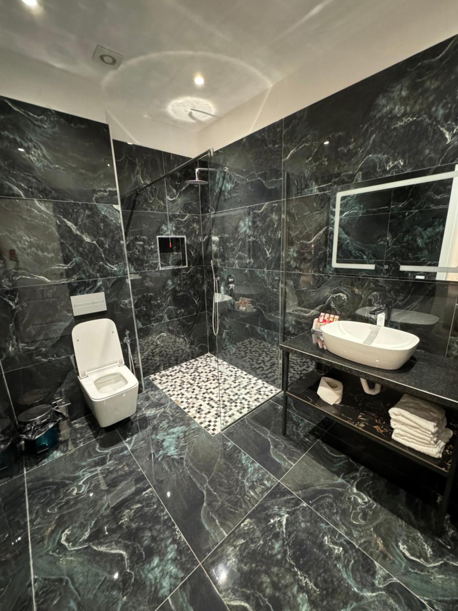 Hotel Panorama & Spa 爱尔巴桑 外观 照片